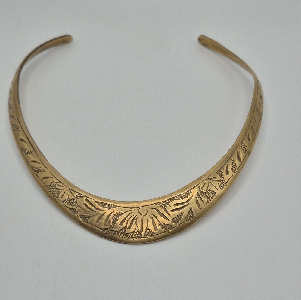 STUNNING Cultural Gold / Bronze Etched (Flower & Leaves) Collar Necklace